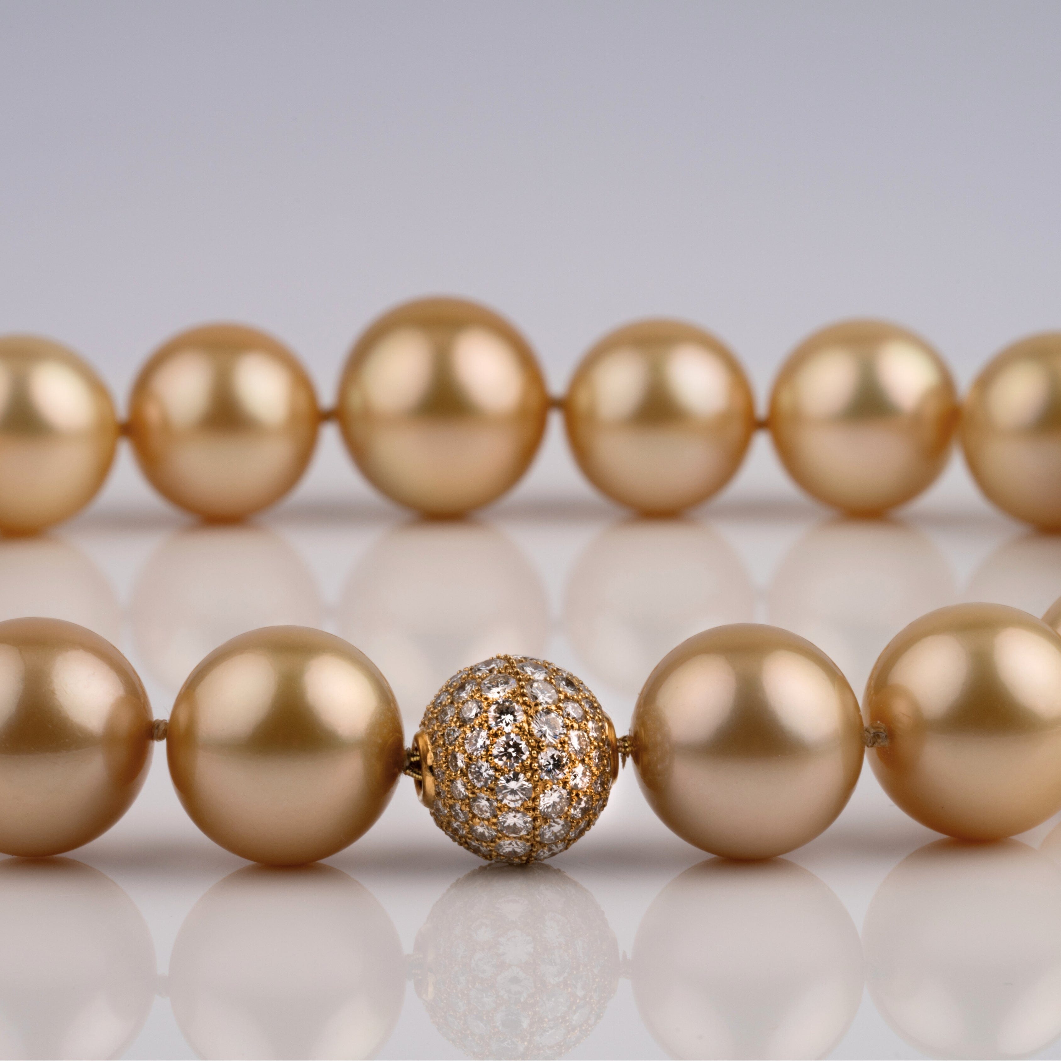 16.7-19.6 mm AAA Golden South Sea Round Pearl Necklace clasp