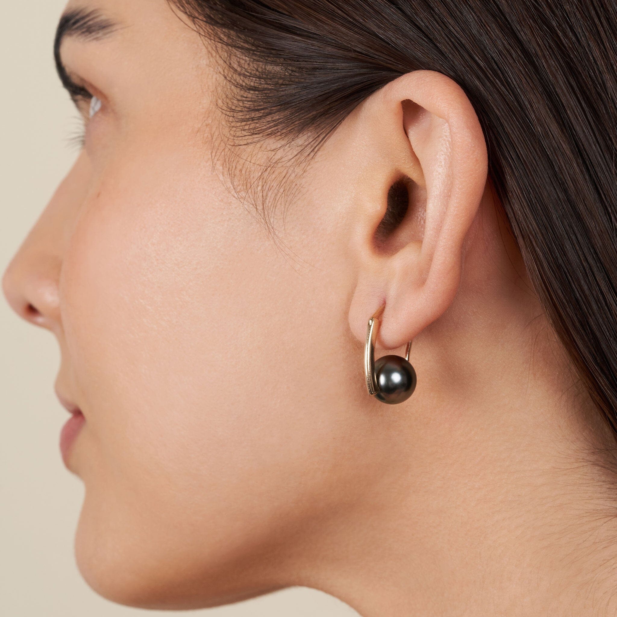 Deco Collection 9.0-10.0 mm Tahitian Pearl Earrings Yellow Gold model 3