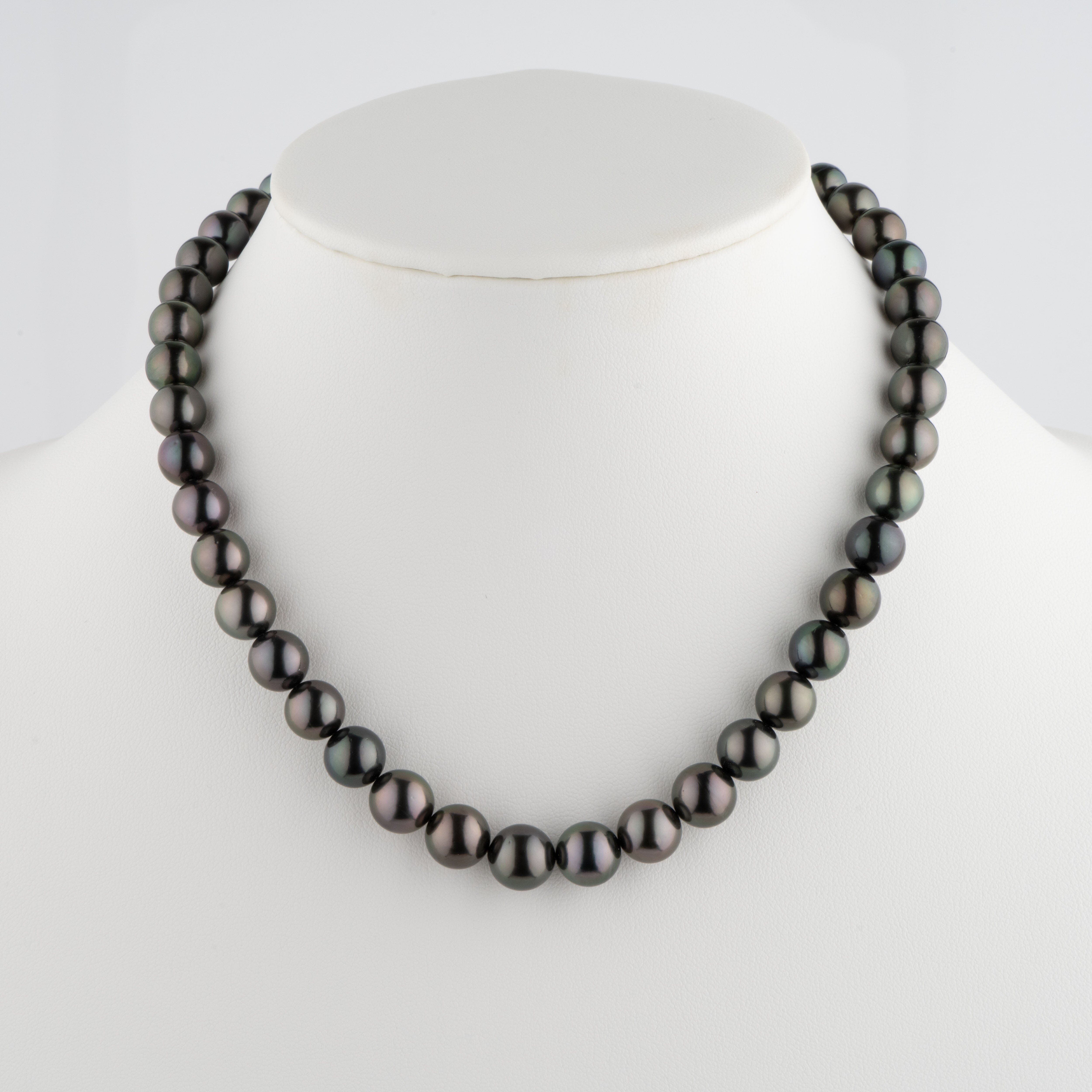 8.2–10.7 mm AA+/AAA Tahitian Round Pearl Necklace