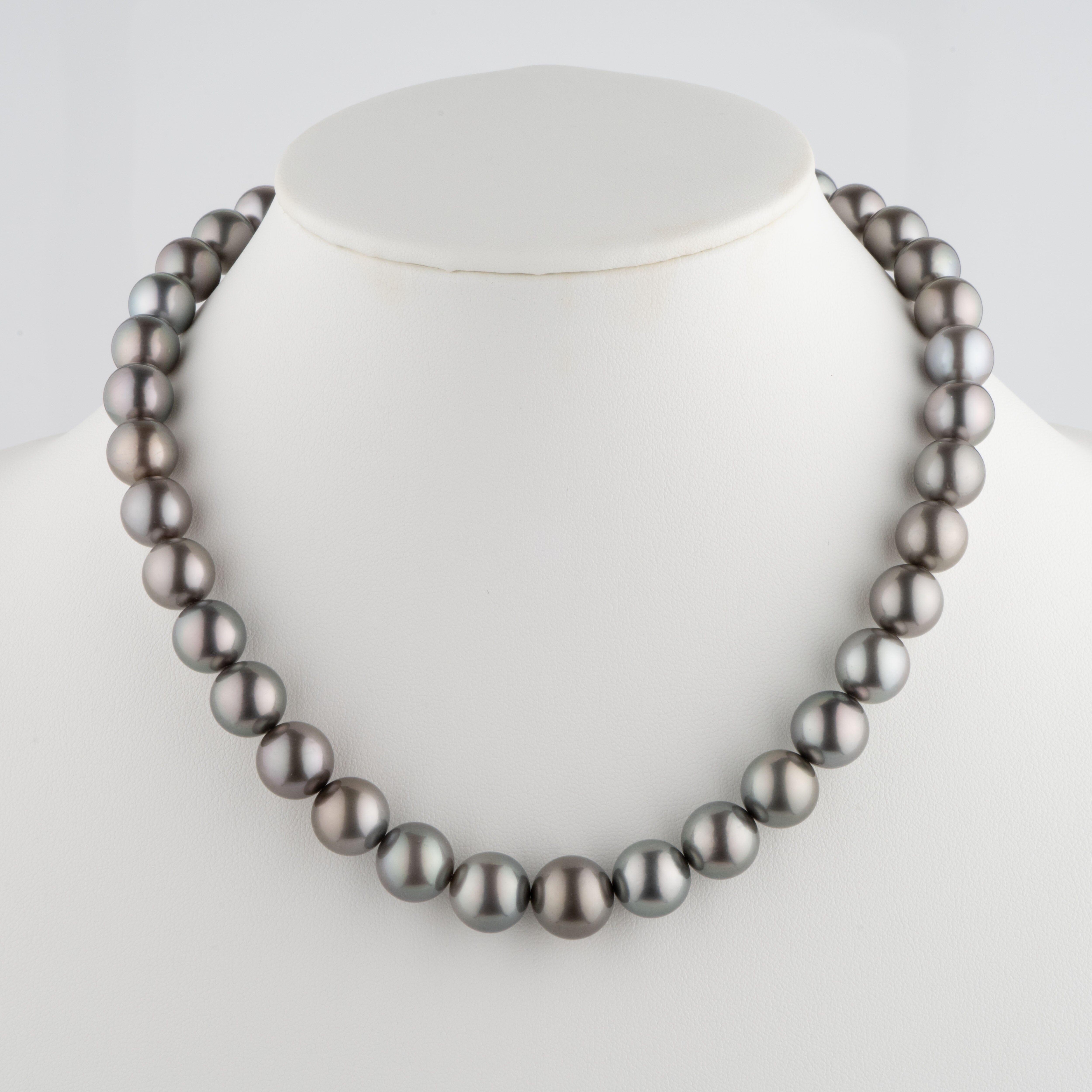 18-inch 11.0-13.3 mm AA+/AAA Round Tahitian Pearl Necklace